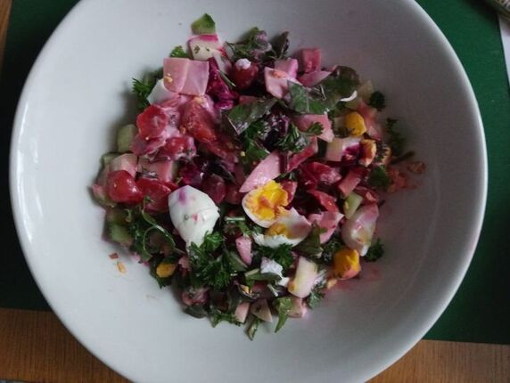 salát z červené řepy